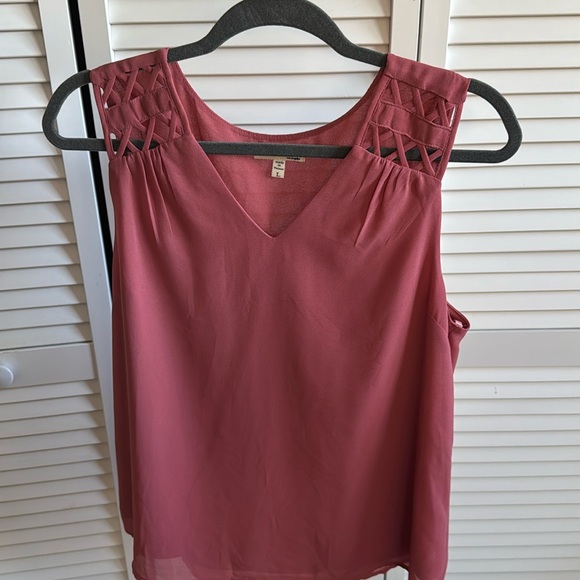 Loose blouse cute shoulder design - Picture 1 of 7